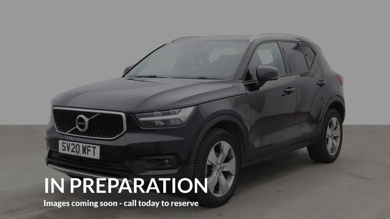 Volvo XC40 view 2