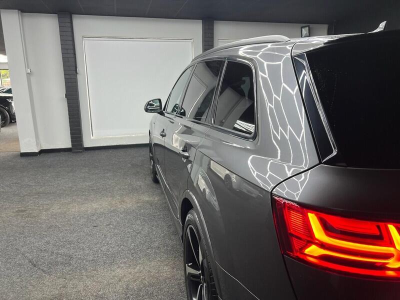 Audi Audi Q7 view 6
