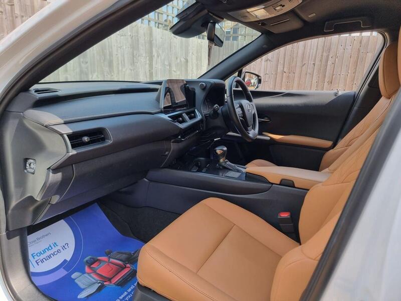 Lexus Ux view 2