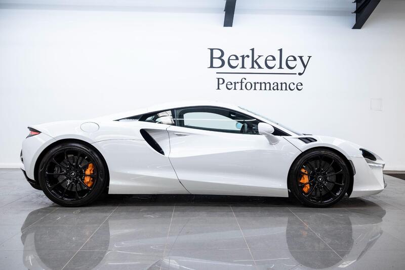 Mclaren Artura view 5