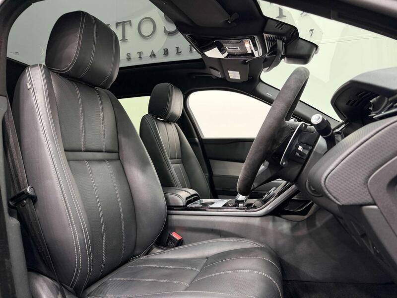 Land Rover Range Rover Velar view 2