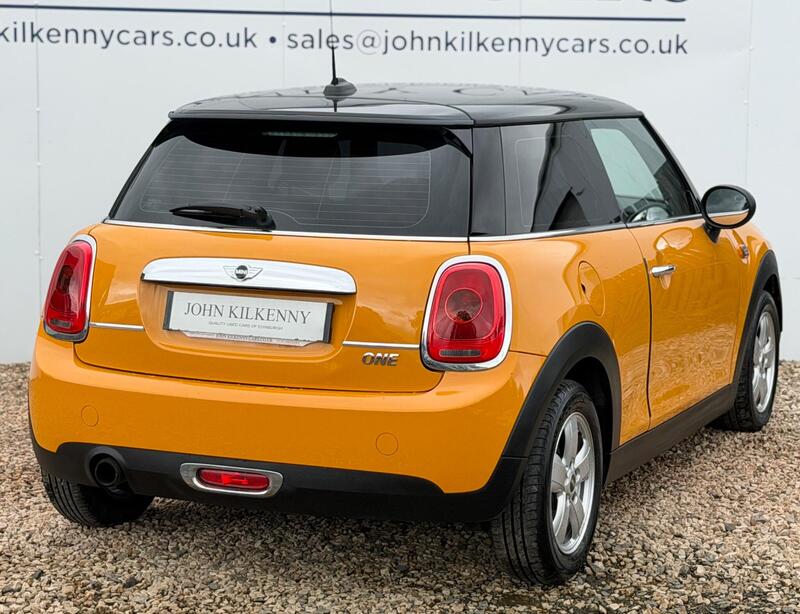 Mini Hatch view 6