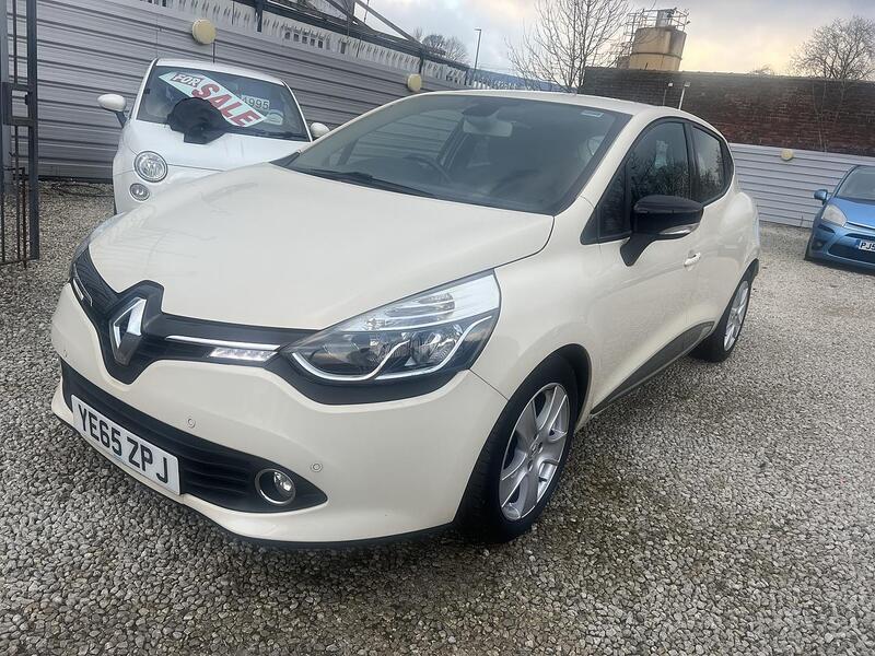 Renault Clio view 3