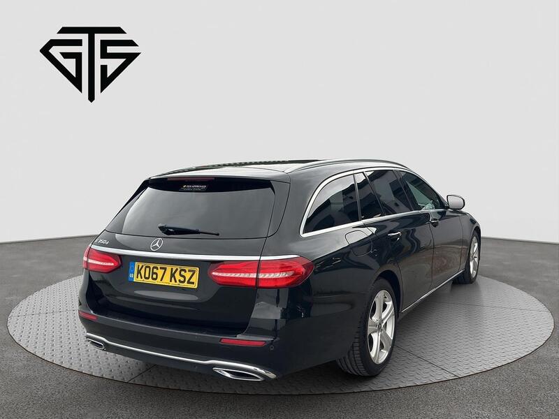 Mercedes-Benz E-Class view 3