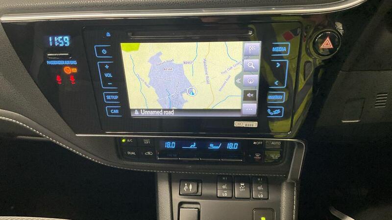 Toyota Auris view 5