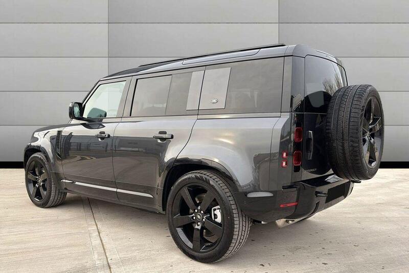 Land Rover Defender view 4