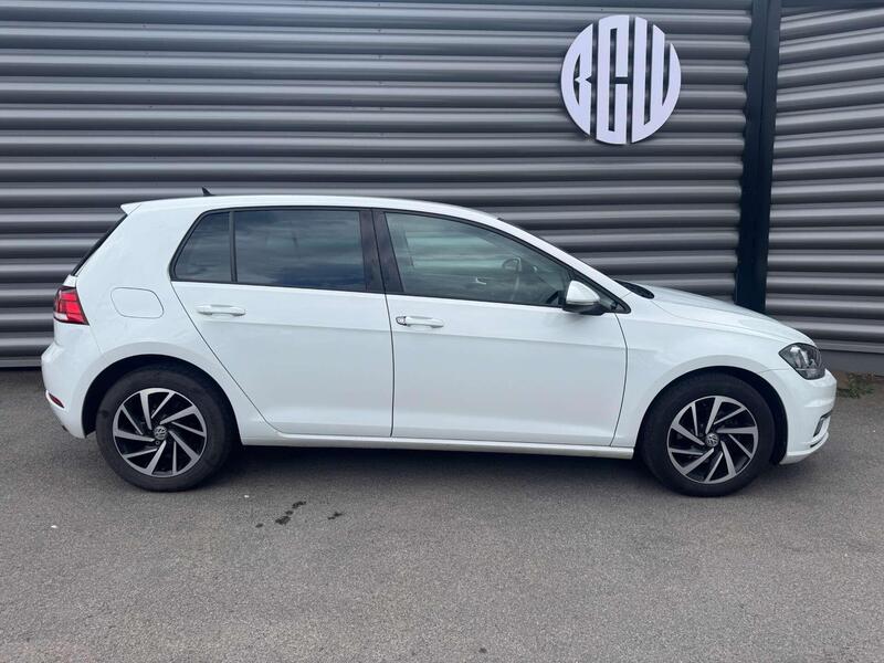 Volkswagen Golf view 2
