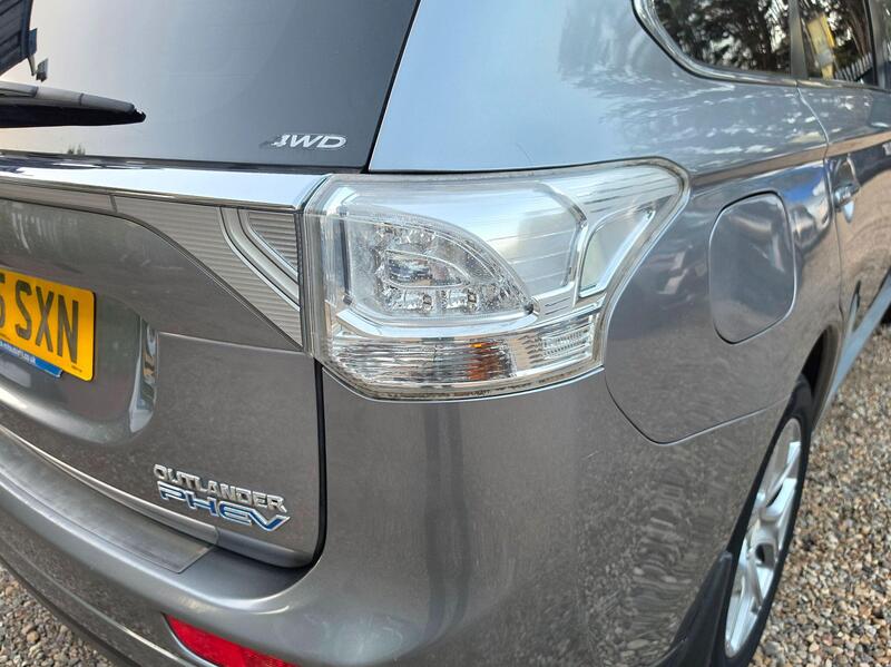 Mitsubishi Outlander 2.0h 12kWh GX4h CVT 4WD Euro 5 (s/s) 5dr thumbnail 13