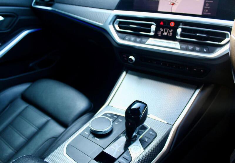 BMW 3 Series view 6