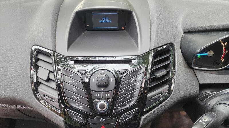 2012 Ford Fiesta — photo 30