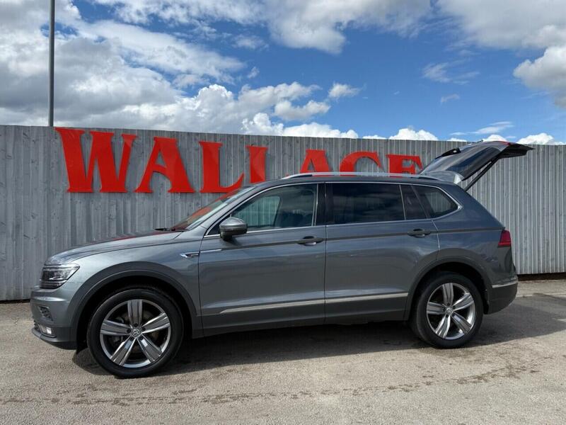 Volkswagen Tiguan Allspace view 4