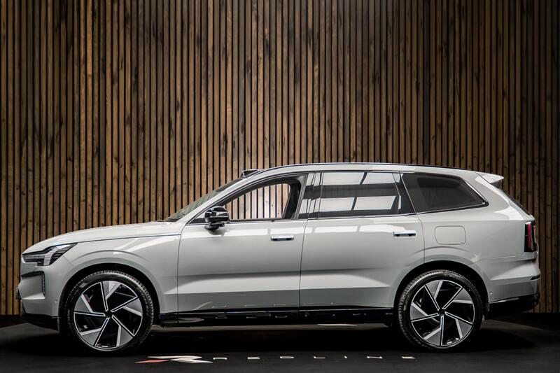 Volvo Ex90 view 7