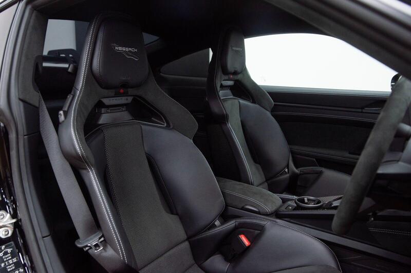 Porsche 911 view 4