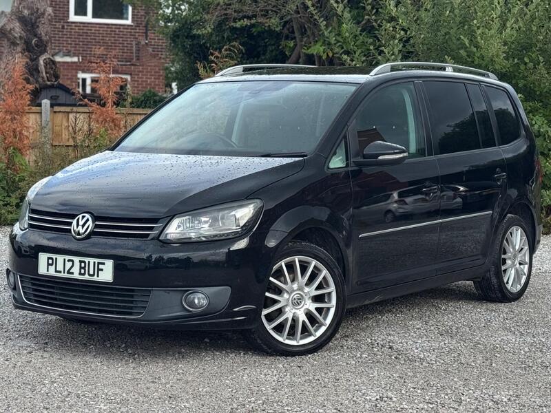 Volkswagen Touran view 2