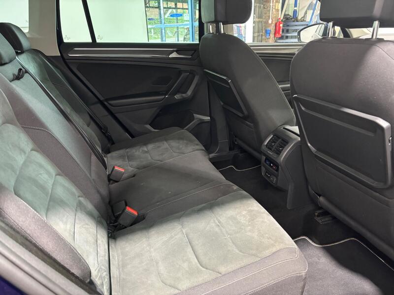 De3be7dce57f4cc5b6f58bf12d4f2170