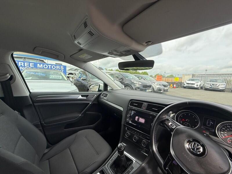 Volkswagen Golf view 2