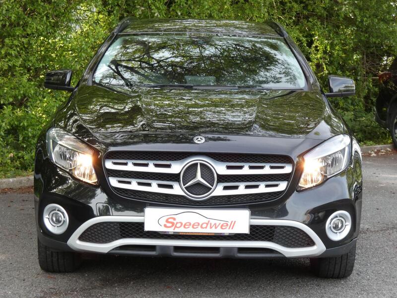 Mercedes-Benz Gla view 4