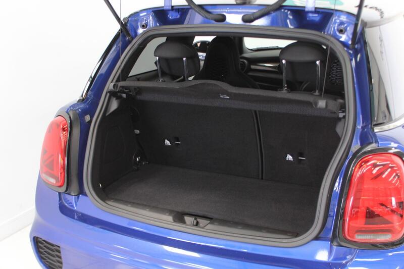 2019 MINI Hatch in Blue — image 33 of 71
