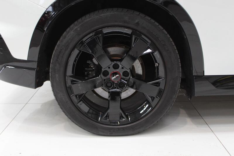 2024 MINI Electric Countryman in White — image 30 of 90