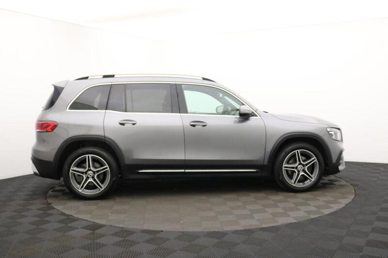 Mercedes-Benz Mercedes-Benz GLB view 2