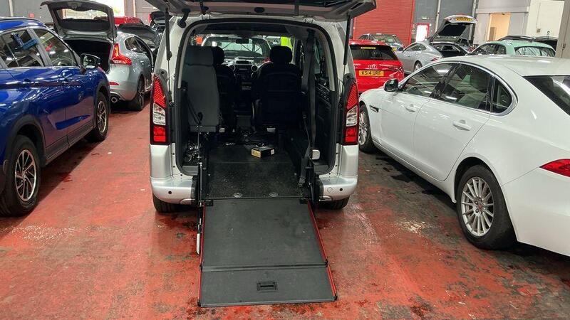 Peugeot Partner Tepee view 2