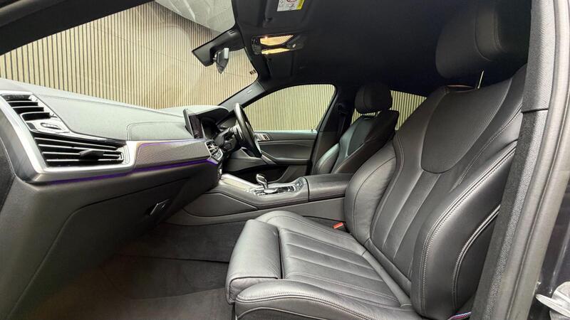 BMW X6 view 3