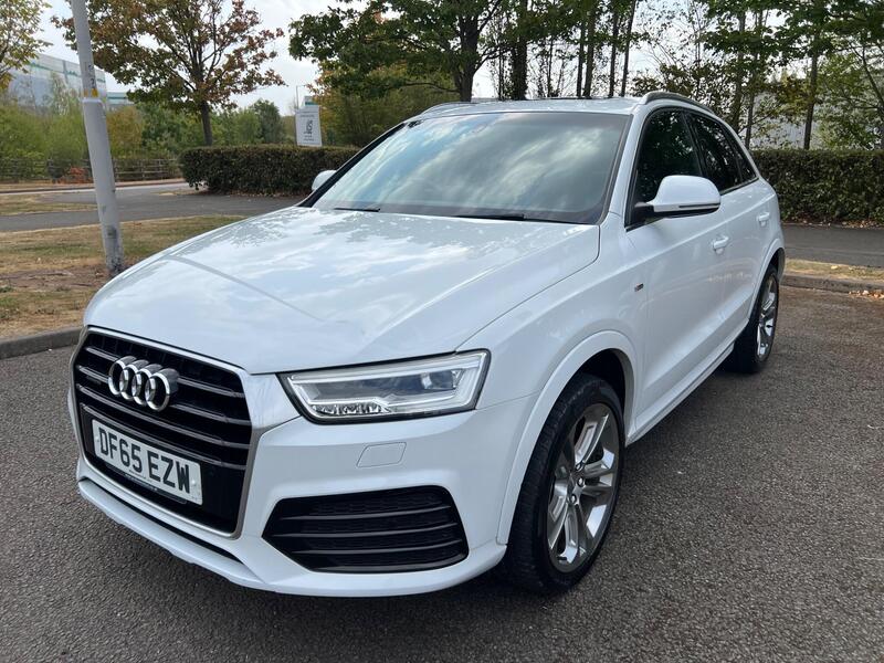 Audi Q3 view 3