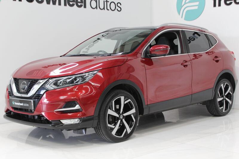 2017 Nissan Qashqai in Red — image 7 of 70