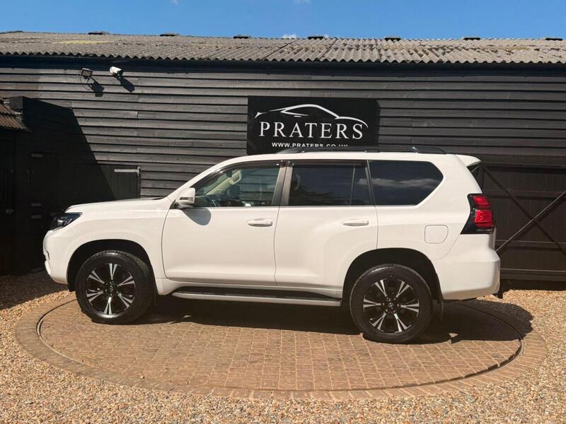 Toyota Land Cruiser view 6