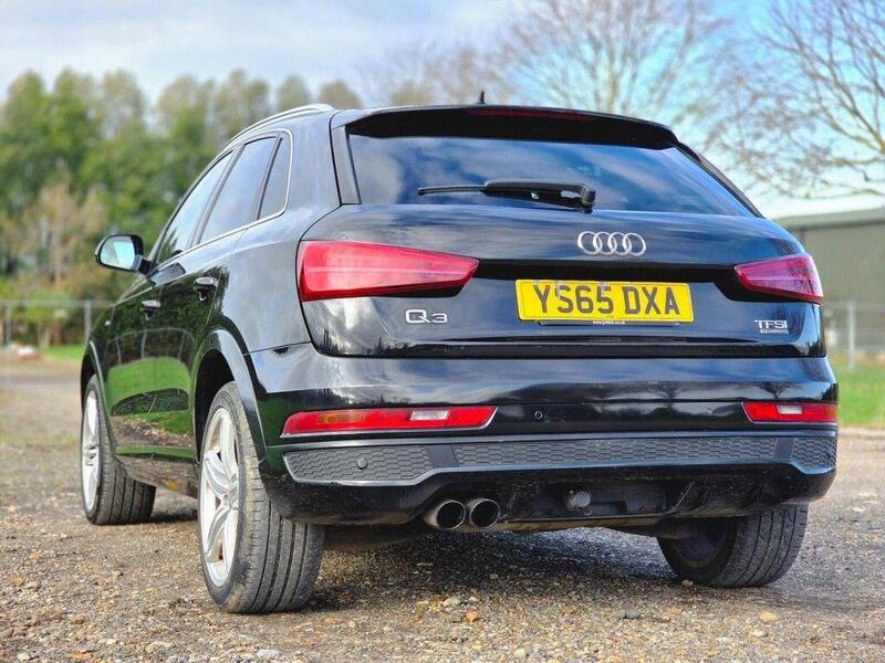 Audi Audi Q3 view 6