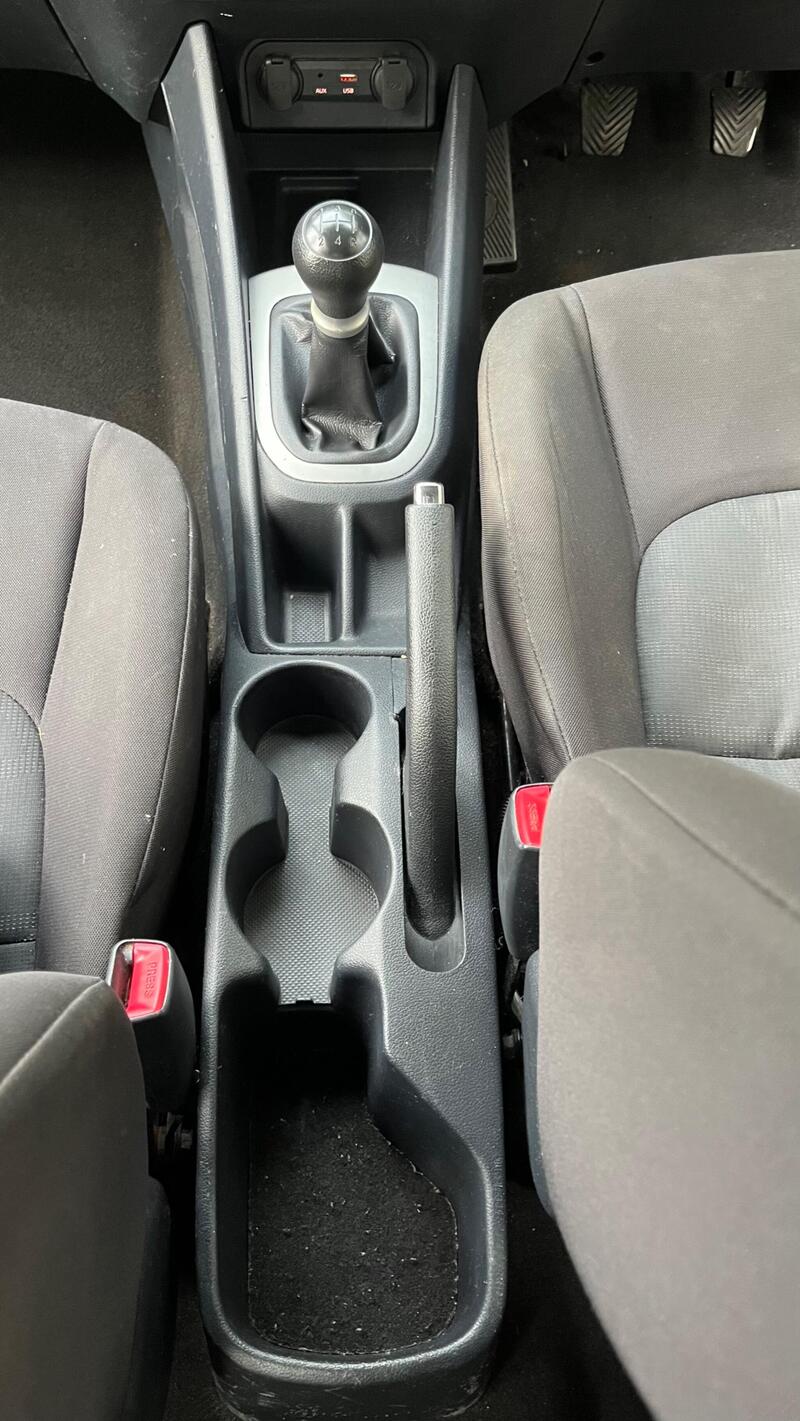 2016 Kia Rio — photo 19
