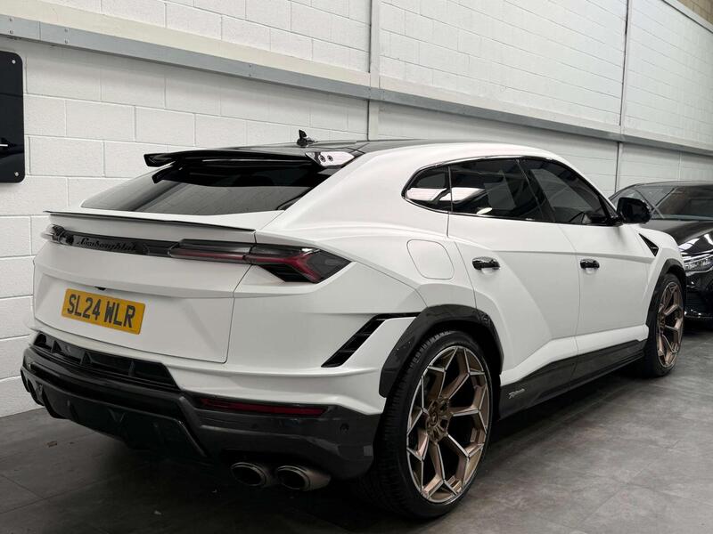 Lamborghini Urus view 6