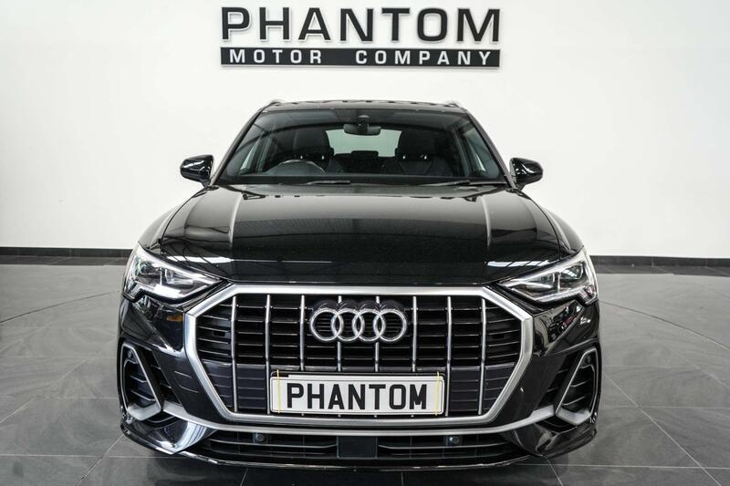 Audi Q3 view 5