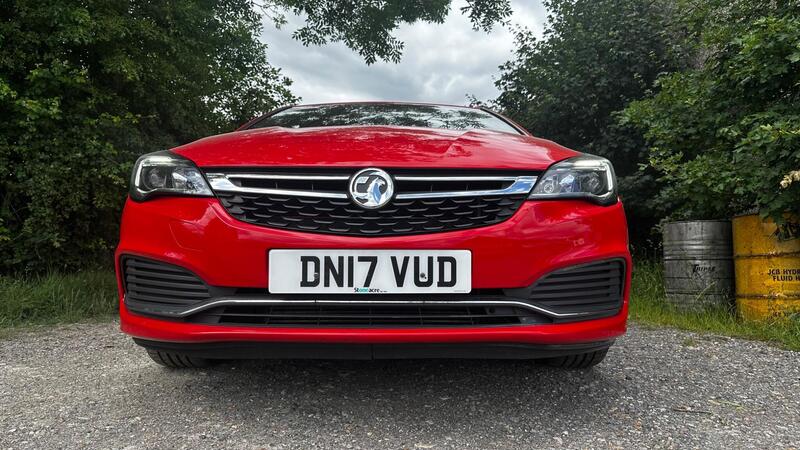 2017 Vauxhall Astra — photo 6