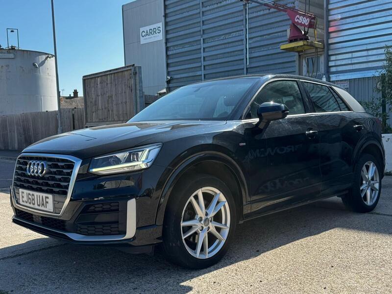 Audi Q2 view 7