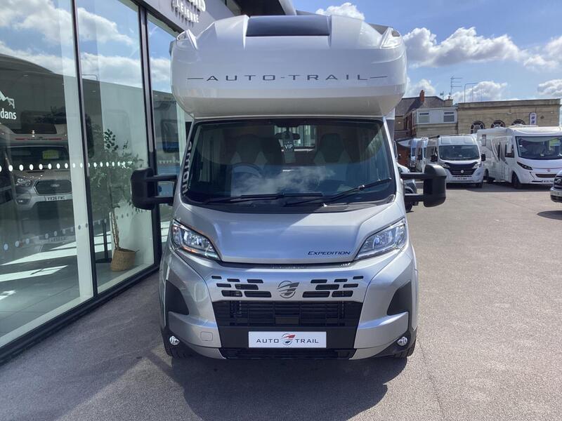 Auto-Trail Expedition C72 — image 2