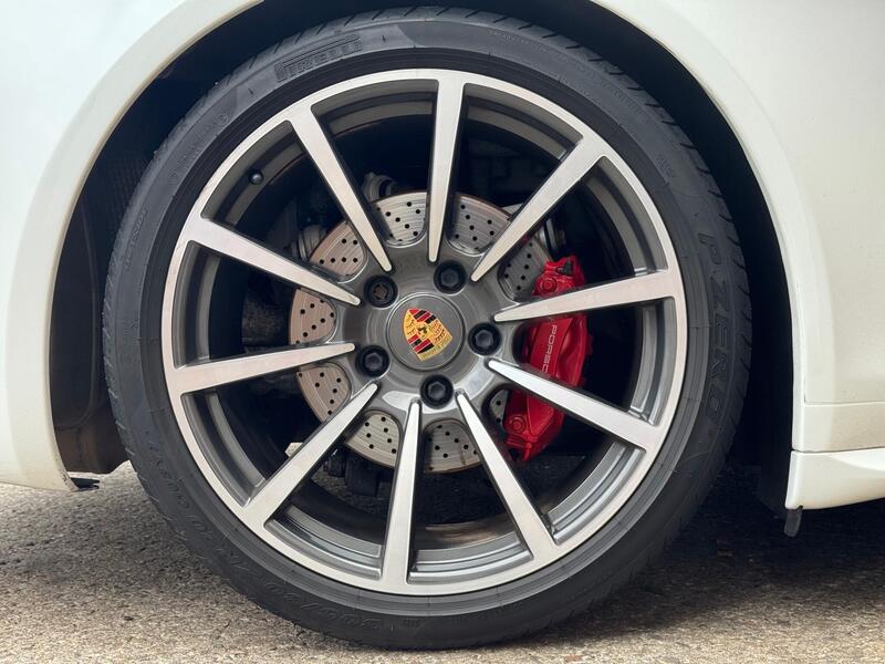 Porsche 911 view 4