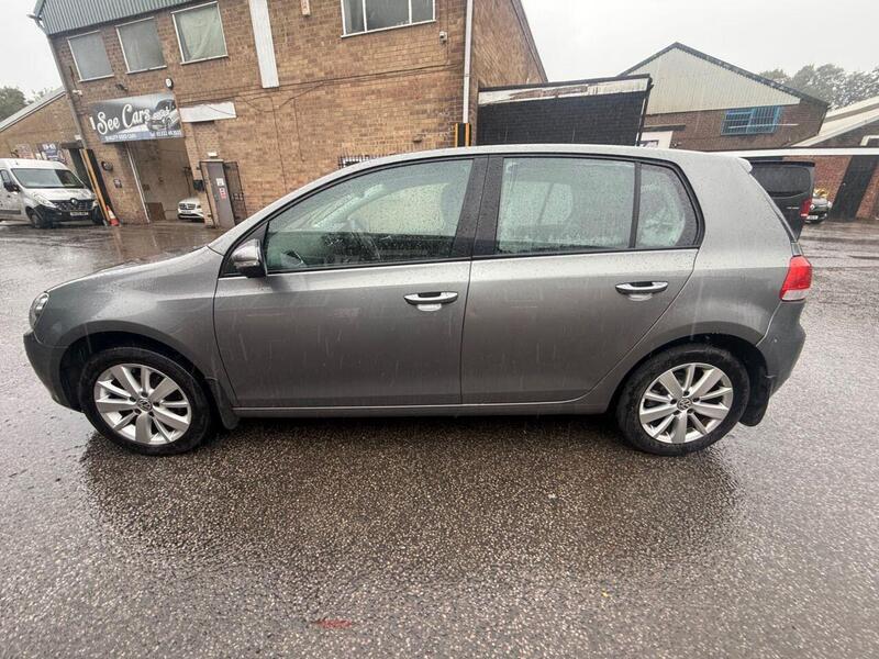 Volkswagen Golf view 2
