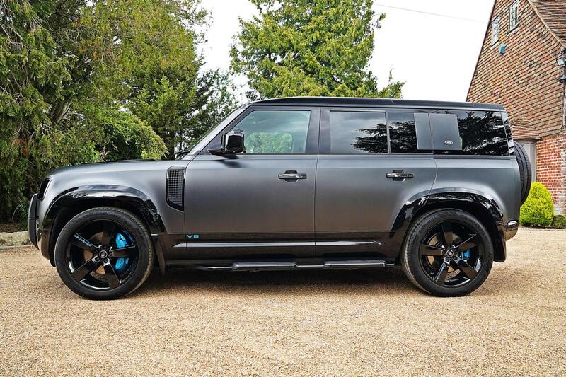 Land Rover Defender view 3