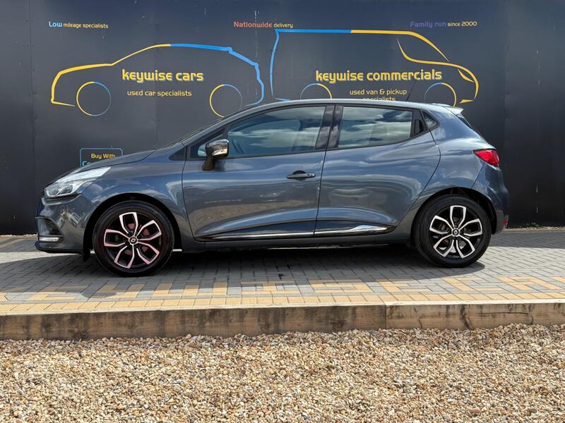 Renault Clio view 2