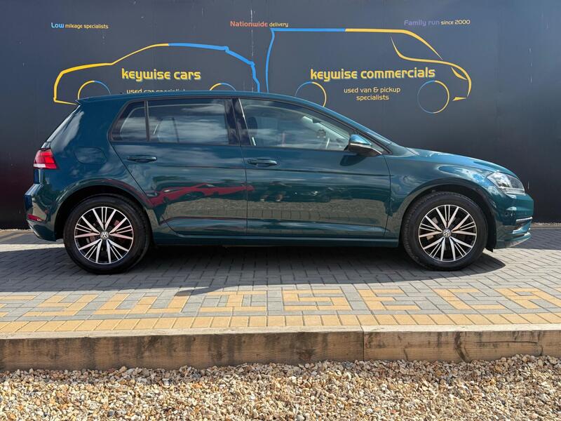 Volkswagen Golf view 6