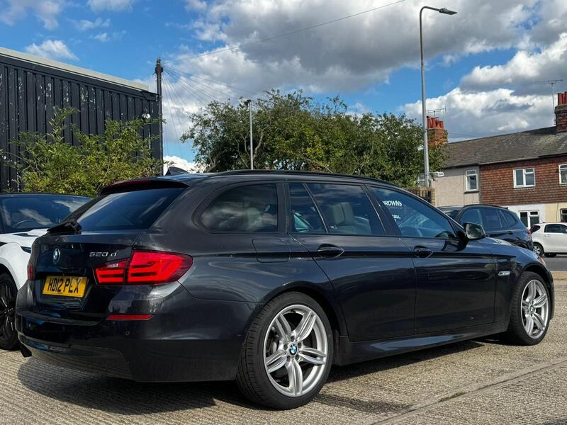 BMW 5 Series view 5