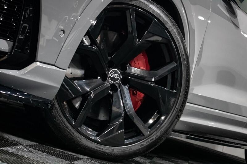 Audi Audi RSQ8 view 3