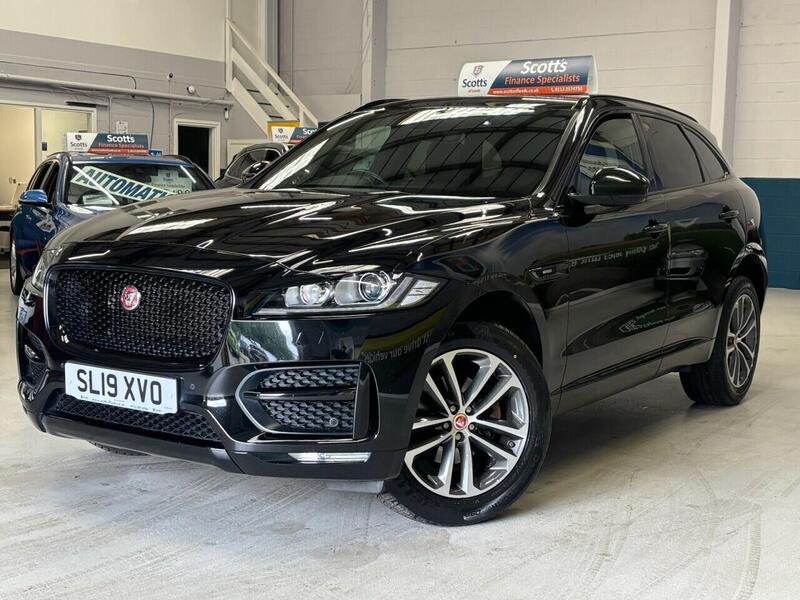 Jaguar F-Pace view 3