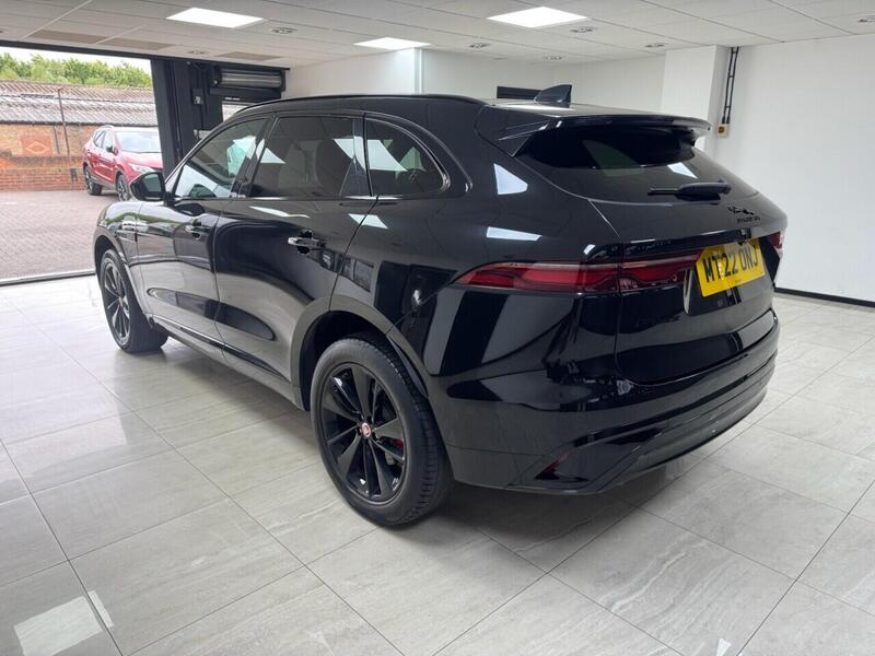 Jaguar F-Pace view 5