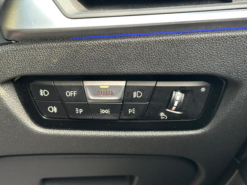 BMW 3 Series view 22