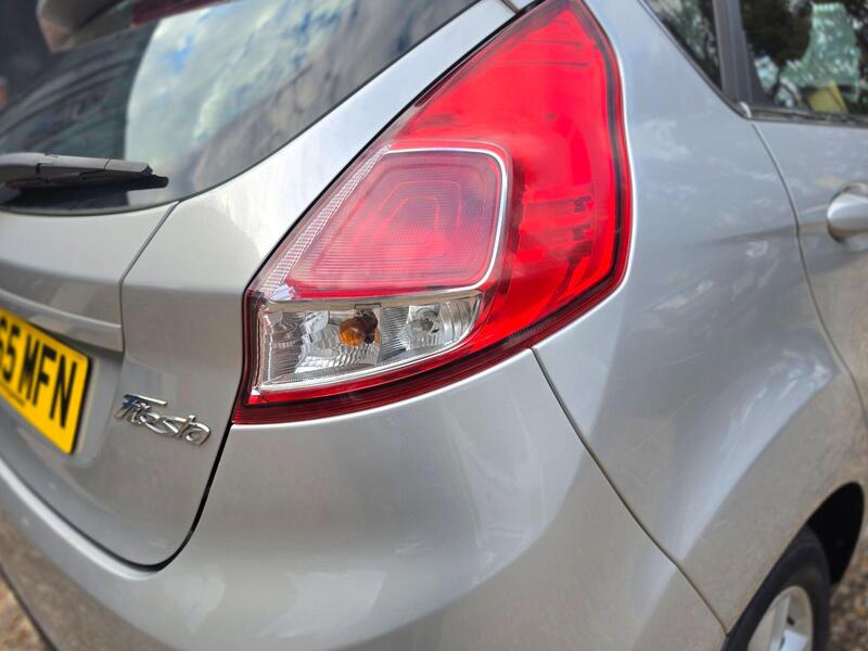 Ford Fiesta 1.25 Zetec Euro 6 5dr thumbnail 12