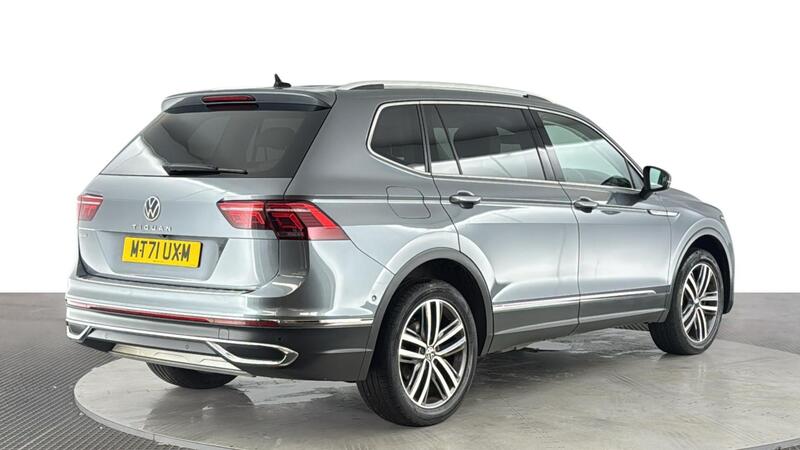 Volkswagen Tiguan Allspace view 4