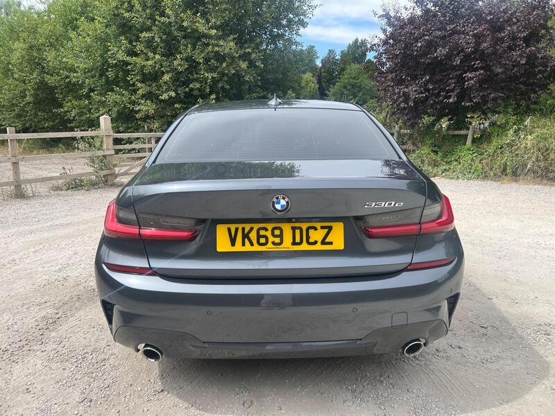 BMW 3 Series view 5