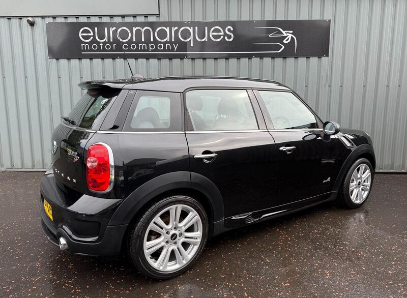 Mini Countryman view 3